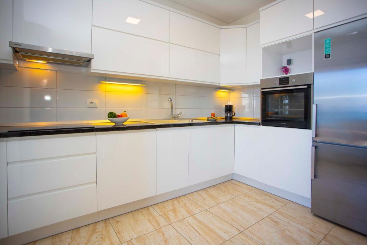 Apartment Lauc Макарска Екстериор снимка
