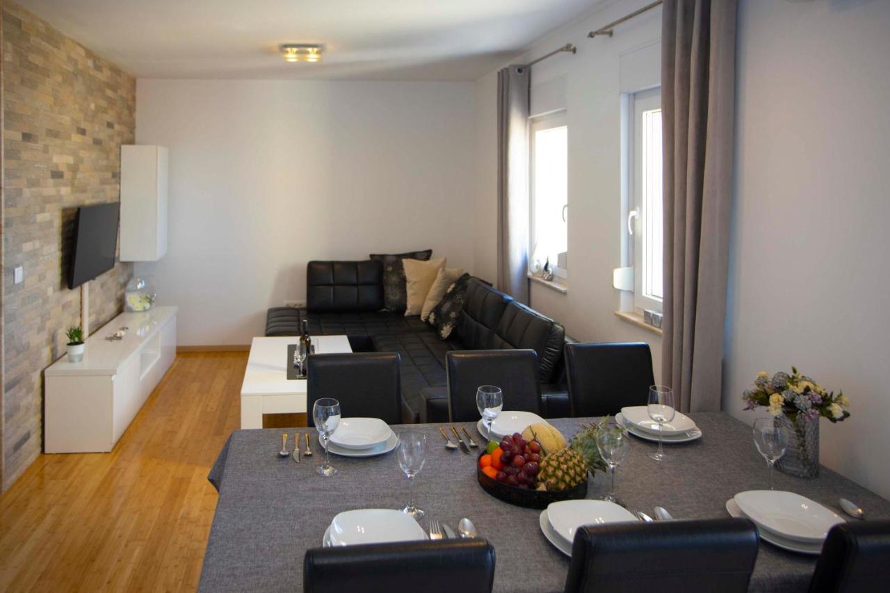 Apartment Lauc Макарска Екстериор снимка